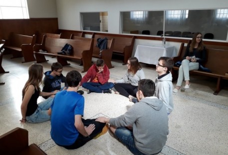 Encontro de jovens e ensino confirmatório em Campinas, SP