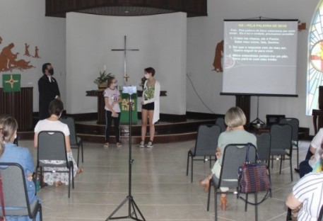 Culto de Ação de Graças reúne lideranças da campanha diaconal no Vale do Itajaí
