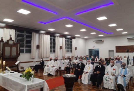 Bispo Dom Rafael prega sobre amor e cuidado com o próximo em celebração ecumênica em Blumenau